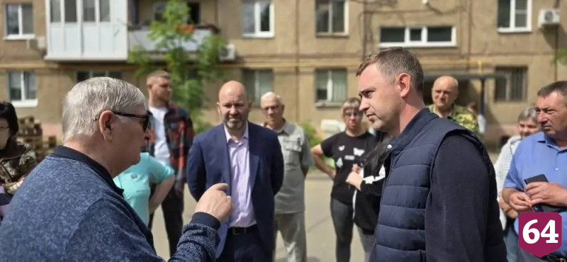 В Энгельсе продолжат осушать затопленные из-за обрушения коллектора подвалы